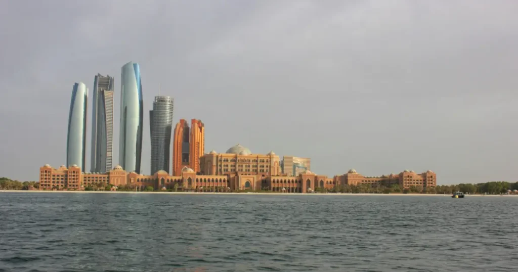 Vše o ABU DHABI (ABÚ ZABÍ) – Historie, Kultura a Fungováním Emirátu Abu Dhabi město historie emirátu